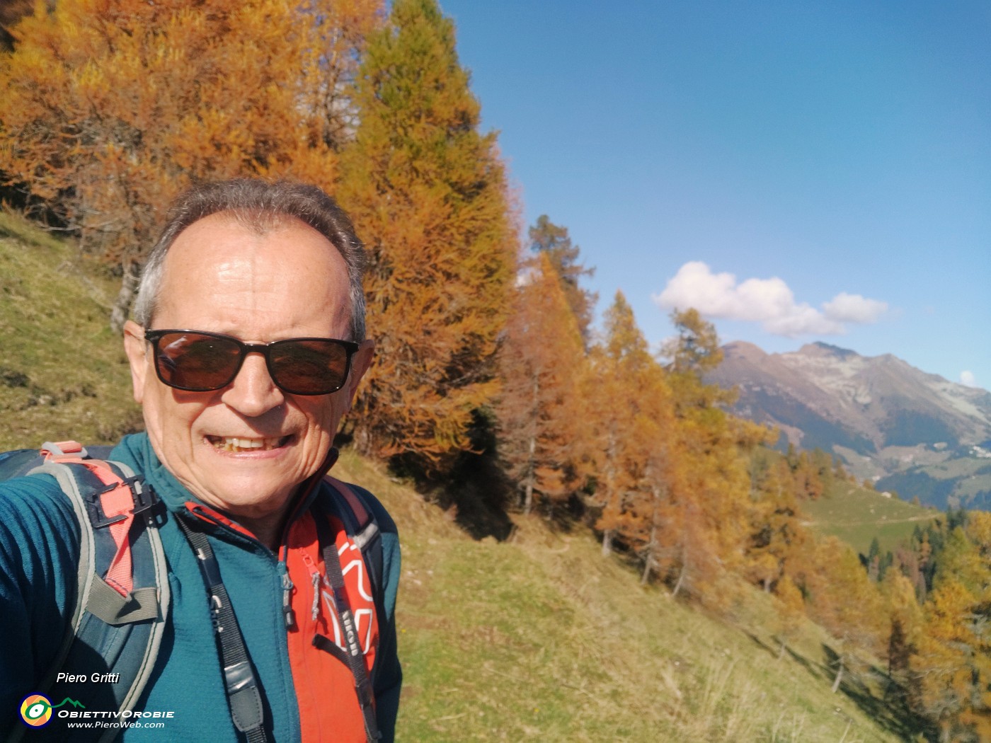 29 Spettacolo di panorami e di larici colorati d'autunno.jpg